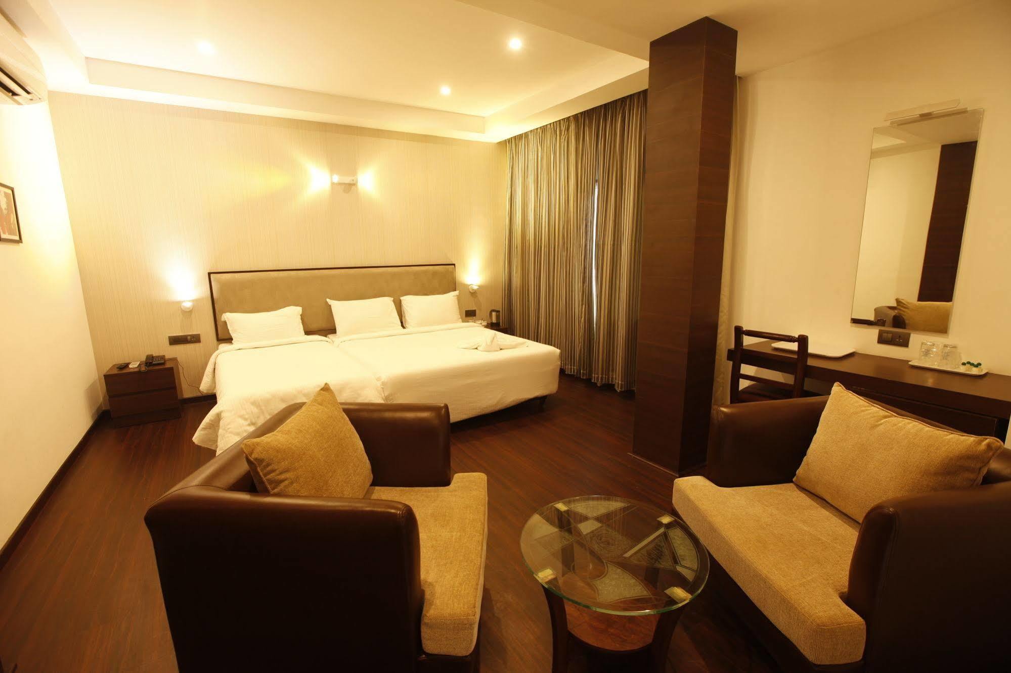 צ'נאי Brownstar Boutique Hotel מראה חיצוני תמונה