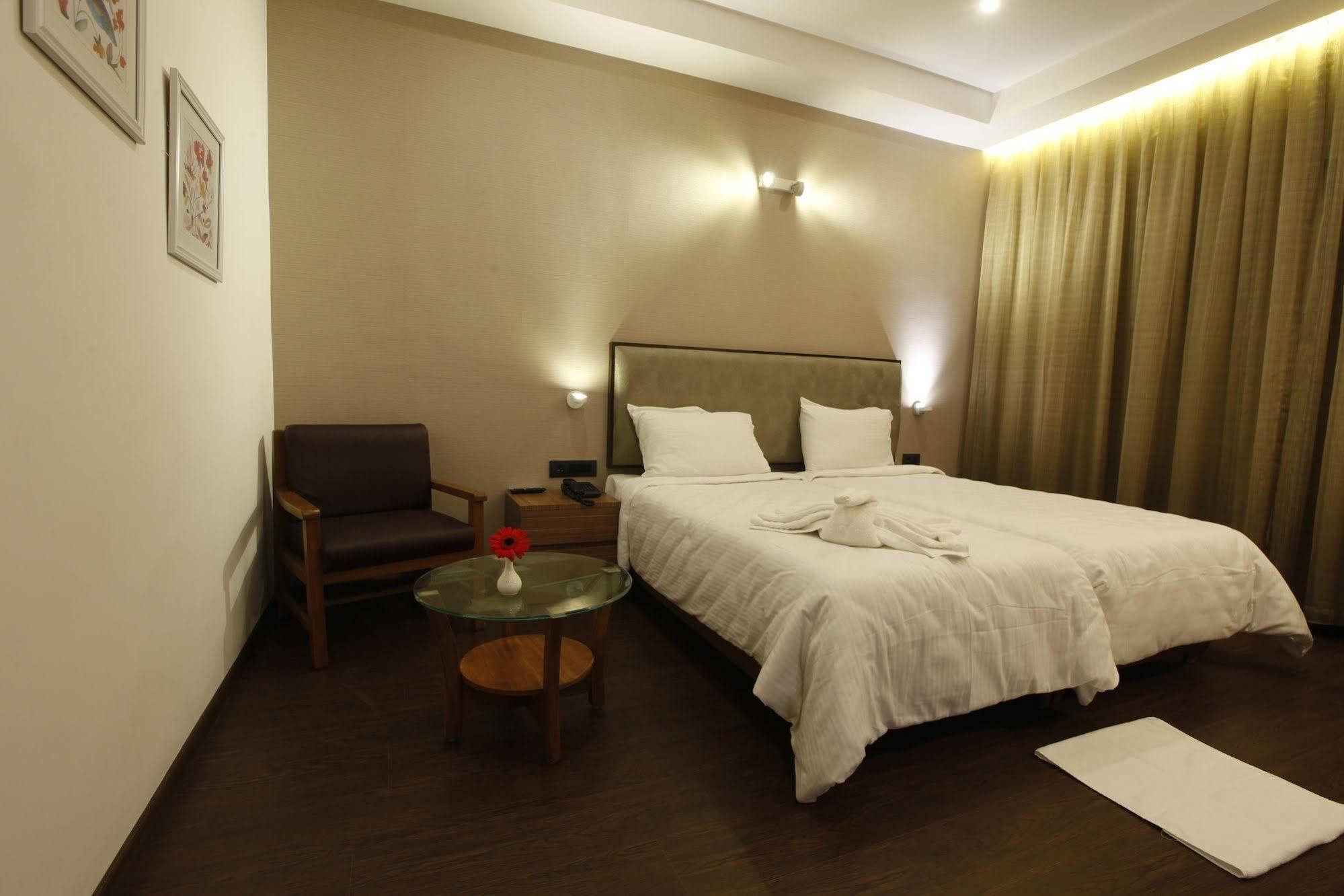 צ'נאי Brownstar Boutique Hotel מראה חיצוני תמונה