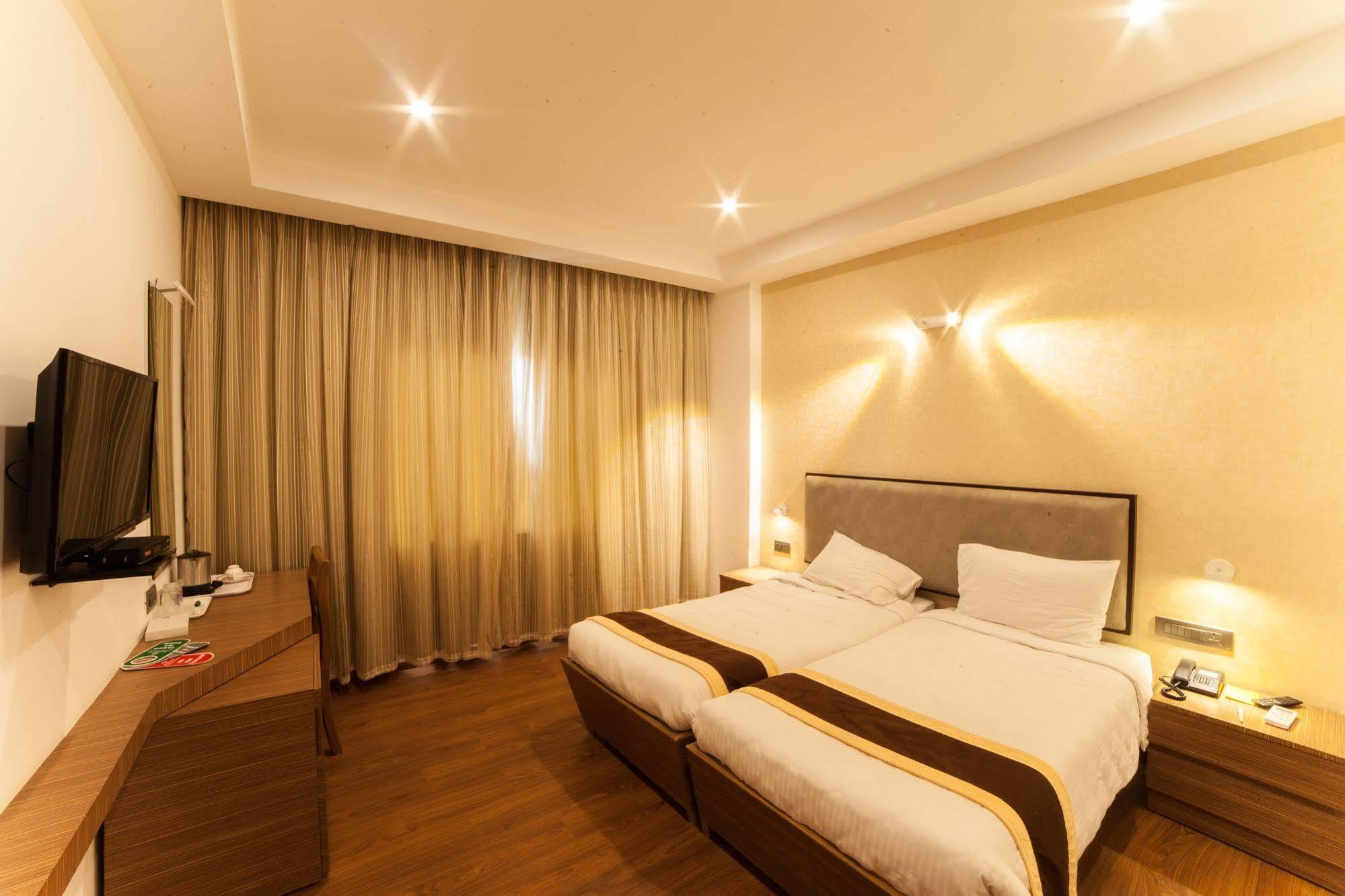 צ'נאי Brownstar Boutique Hotel מראה חיצוני תמונה